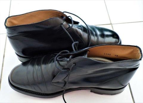BEAUTIFUL BURBERRY BLACK LEATHER CHELSEA ANKLE SHOES - SIZE 8.5 - 43 - PRISTINE CONDITION
