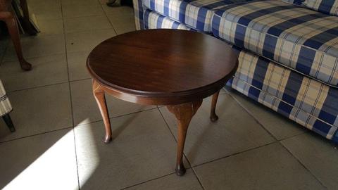 Coffee Table With Queen Anne Legs