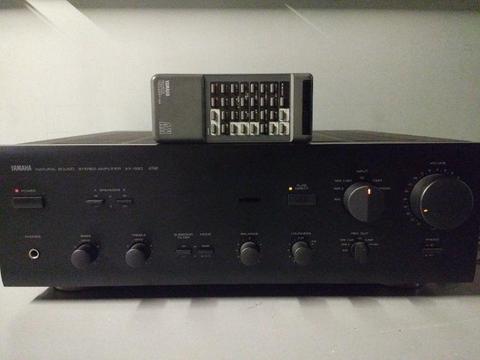 HI-FI Stereo Amplifier Yamaha AX-550 Made in Japan. Original remonte control. In very good condition