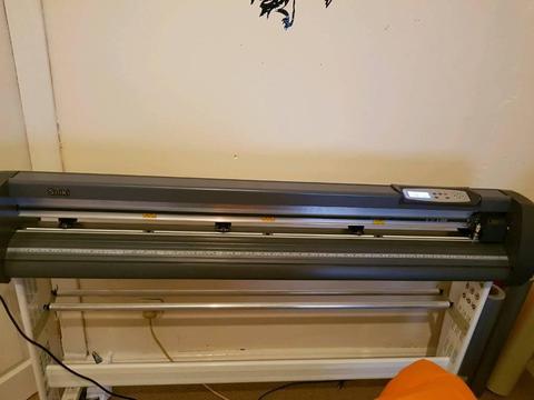 54inch vinyl cutter relisted due to timewaisters