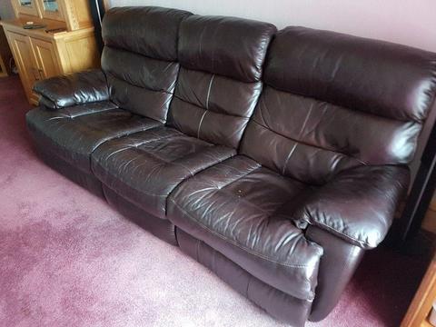 Leather recliner sofas