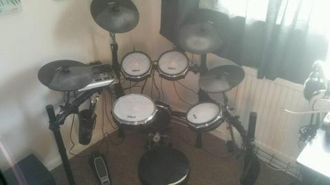Dm10 electric drum set
