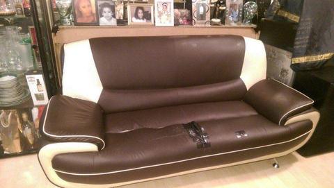 FREE BROWN 3 SEATER SOFA - PLEASE TAKE AWAY ASAP FROM GREENFORD, UB6 9HQ - CALL - 07949886140