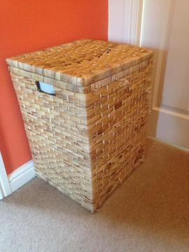 Free to Collector Linen Basket Clothes Hamper