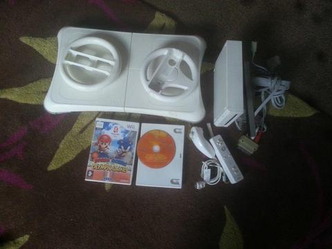 for sale Nintendo Wii = board and 2 games £20