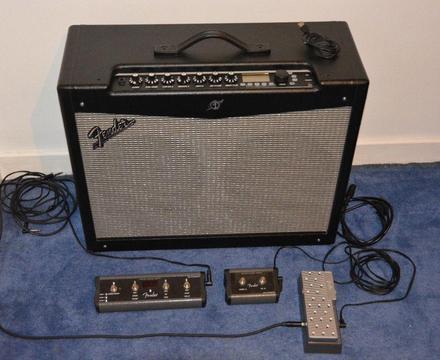 Fender Mustang IV V2 guitar Amp Combo with all pedals and cables