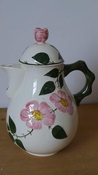 Villeroy & Boch ‘WILDROSE’ coffee pot / teapot. Attractive design. As new perfect condition. Unused