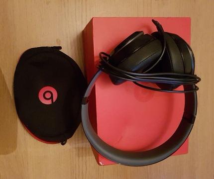 Beats Solo2 Wired On-Ear Headphone - black