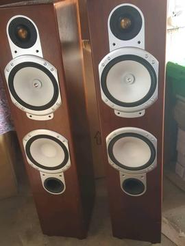 Very good quality speakers Monitor Audio Rs 6