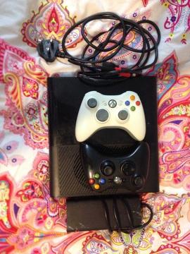 Xbox 360 with two controllers and all wires