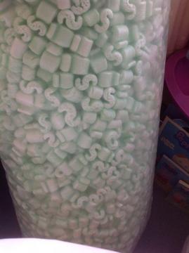 Polystyrene packing 's' beans (large bag ) and packing paper