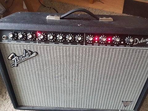 Fender Deluxe VM 40 watt valve Guitar amplifier, includes Footswitch, Stand, Cover and user manual
