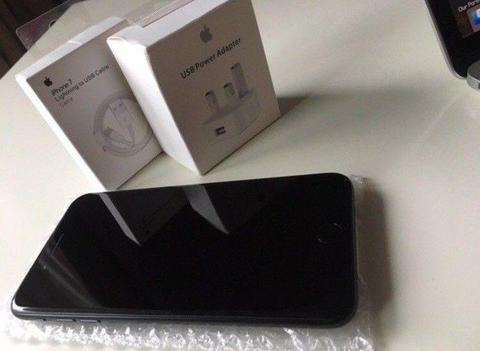 IPHONE 7 PLUS 32GB MATTE BLACK EXCELLENT CONDITION UNLOCKED COMES WITH CHARGER
