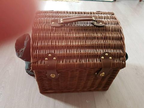 Vintage picnic basket with all basic stuff