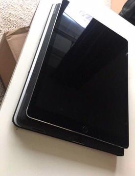 IPAD PRO 12.9 INCH 32GB 2015 SPACE GREY WIFI ONLY EXCELLENT CONDITION WITH KEYBOARD AND CHARGER