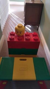 HUGE LEGO BUNDLE WITH STORAGE & TABLE
