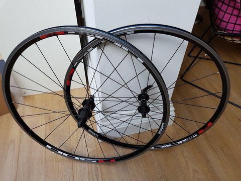 Shimano R500 road bike wheels 8/9/10 speed