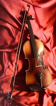 Vintage Violin and Bow. 13.3/8” (34 cm) 3/4 size