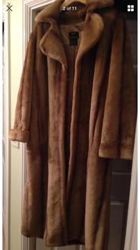 Dennis basso faux fur coat med