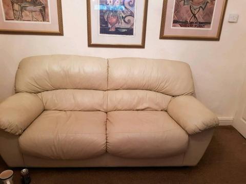 Cream leather settee & 2 chairs