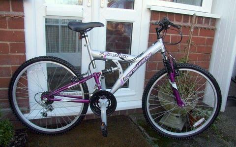 **LADIES BRITISH EAGLE 18 SPEED FULL SUSPENSION BIKE - LITTLE USED MINT CONDITION - SERVICED!!*