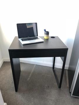 Computer/writing desk with drawer