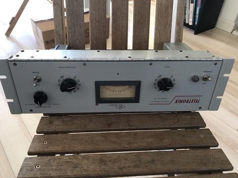 Teletronix LA-2A Compressor / Levelling Amplifier by Universal Audio