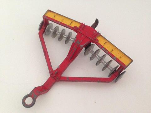 Vintage Meccano Dinky Toys Disc Harrow (Red version)