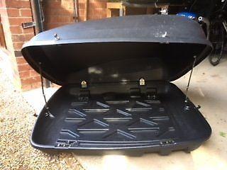 Halfords 300L roof box