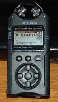 TASCAM DR-40 recorder