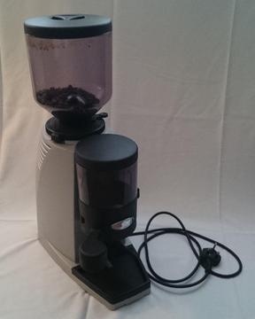 Professional Espresso Coffee Grinder, Light Use Great Condition + Knock Out Drawer and Tamper