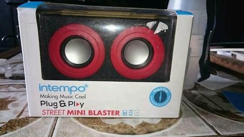 Intempo Street Mini Blaster Plug and play