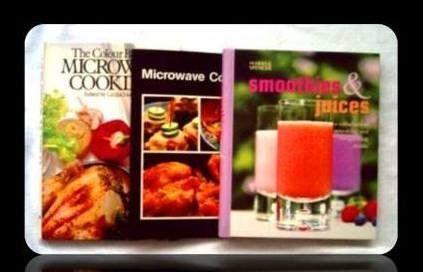 RECIPE BOOKS - SMOOTHIES & JUICES / MICROWAVE COOKING - FOR SALE