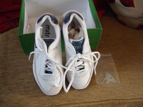 Mitre, Size 4, Cricket Shoes (worn once) Perfect Condition