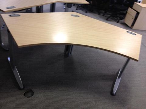 office joining triangle desk triangle shape can make pod 120 degree
