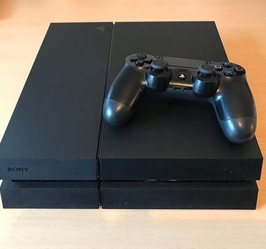 PlayStation 4 + Fifa 18 + Call of Duty, WWII