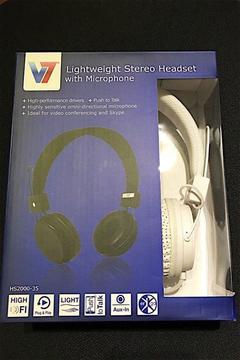 Over ear Headphones with microphone (white)