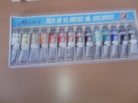 Box of 14 Artists Oil Paints - NEW