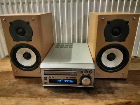 Onkyo top quality stereo system unit in fully working order