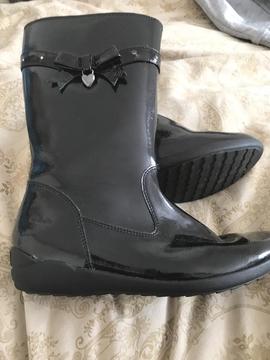 Clark’s girls leather boots size 2