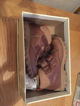 Size 7F infant boots with box