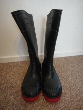 Trident Advantage steel toe cap wellie work boots Uk size 8 never been worn new condition