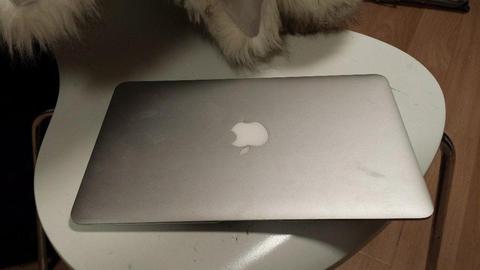 ! APPLE MAC BOOK PRO AIR , looking to swap for puppy :)