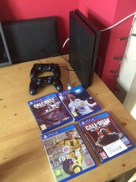 Ps4 with 2x controllers
