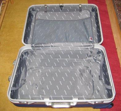 Large Good Quality Metropolis Hard Shell Trolley Suitcase