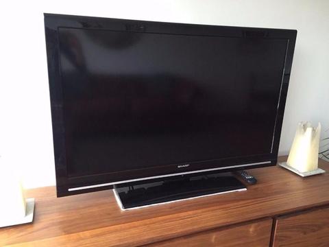 42” SHARP full HD 1080p LCD TV