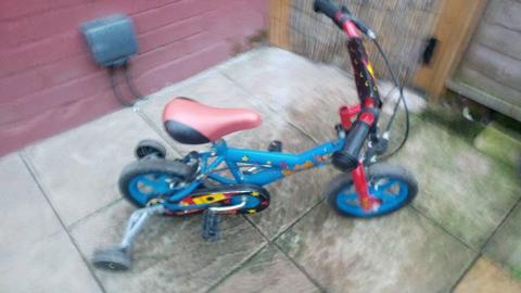 Boys bike with stabilisers