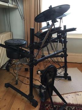Session Pro DD505 Electronic Drum Kit, stool and small amp
