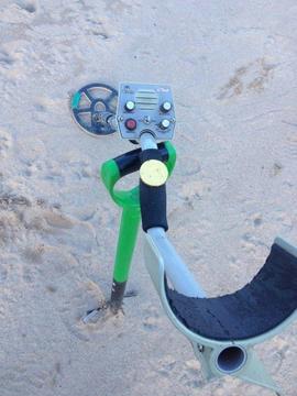 Wanted sand scoop spade metal detecting detector beach treasure hunting gold coins