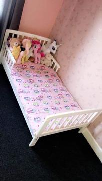 Toddler bed AND mattress 